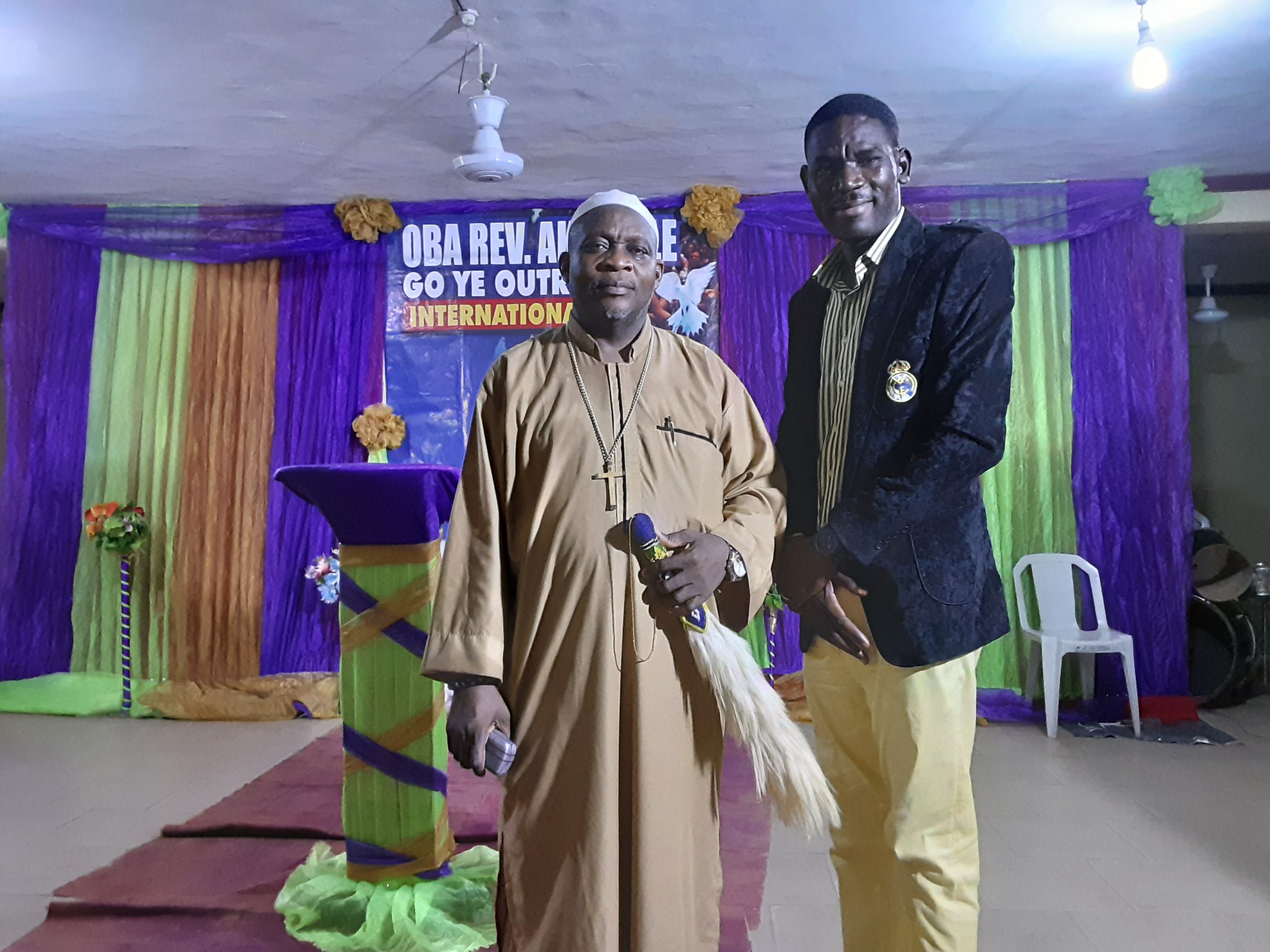 Read more about the article Apostle Ola with King Rev. Akindele of Owode-Iyewa, Ogun State, Nigeria.